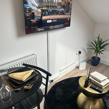 Qties Luxury Home Лондон Екстер'єр фото
