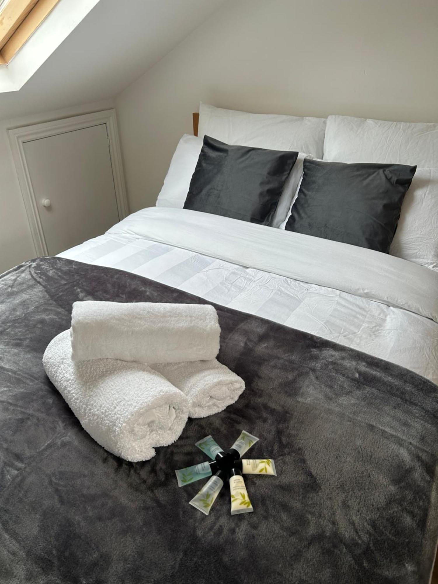 Qties Luxury Home Лондон Екстер'єр фото