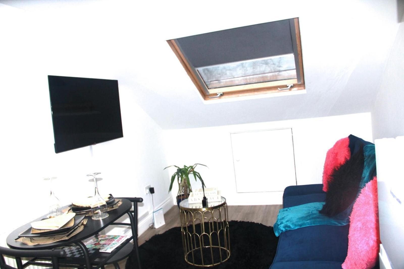 Qties Luxury Home Лондон Екстер'єр фото